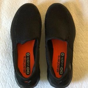 Men’s sz 9 Skechers Go Walk 2